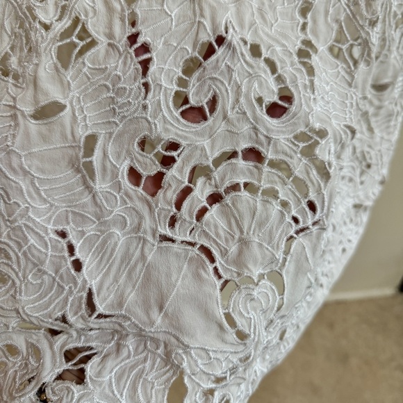 Equipment Ivory Short Sleeve Round Neck Lace Cut Out Womens Size S Silk Blouse - Picture 5 of 16